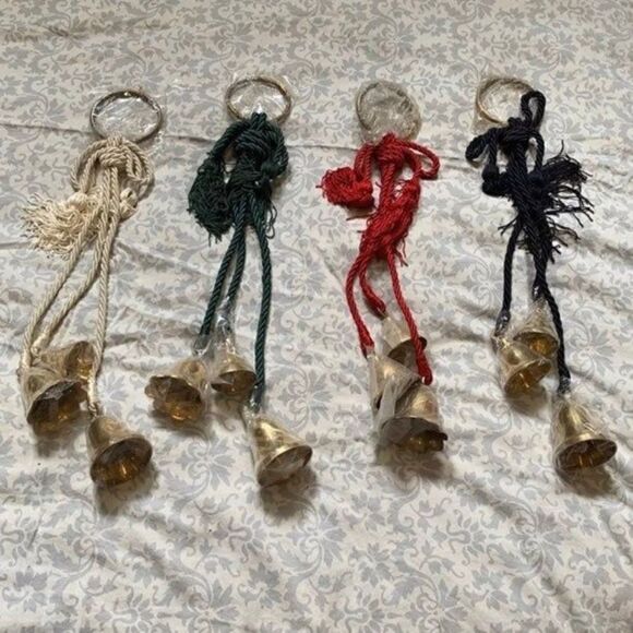 1 Christmas Bell Chimes Holiday Doorknocker Garland Decor - Picture 2 of 4